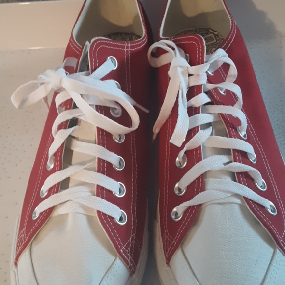 WALKING IU tennis shoe - Picture 3 of 3